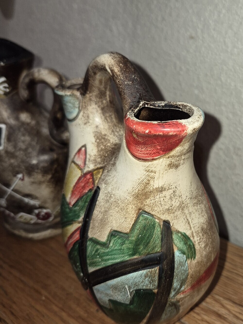 Pair of Vintage Hand Painted Native American Wedding Vase & Pitcher - Picture 5 of 6